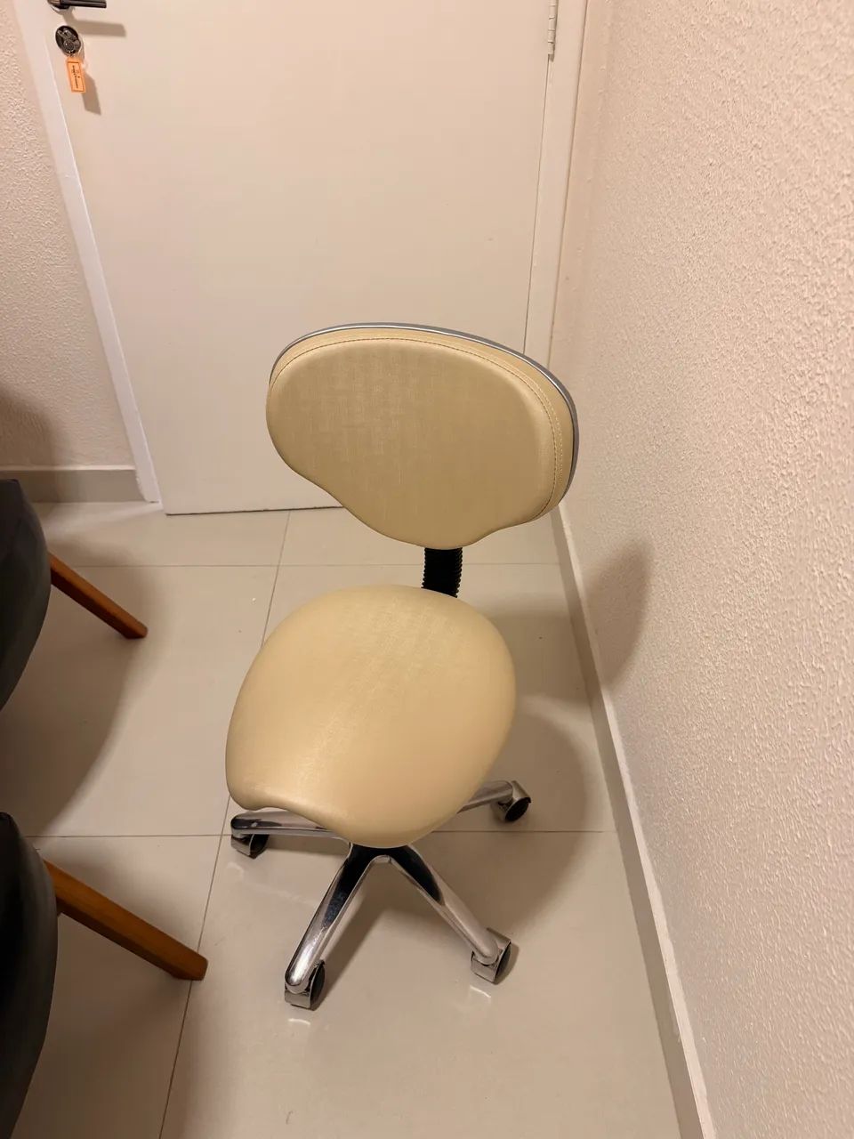 Cadeira procedimento nunca usada  - Foto 5
