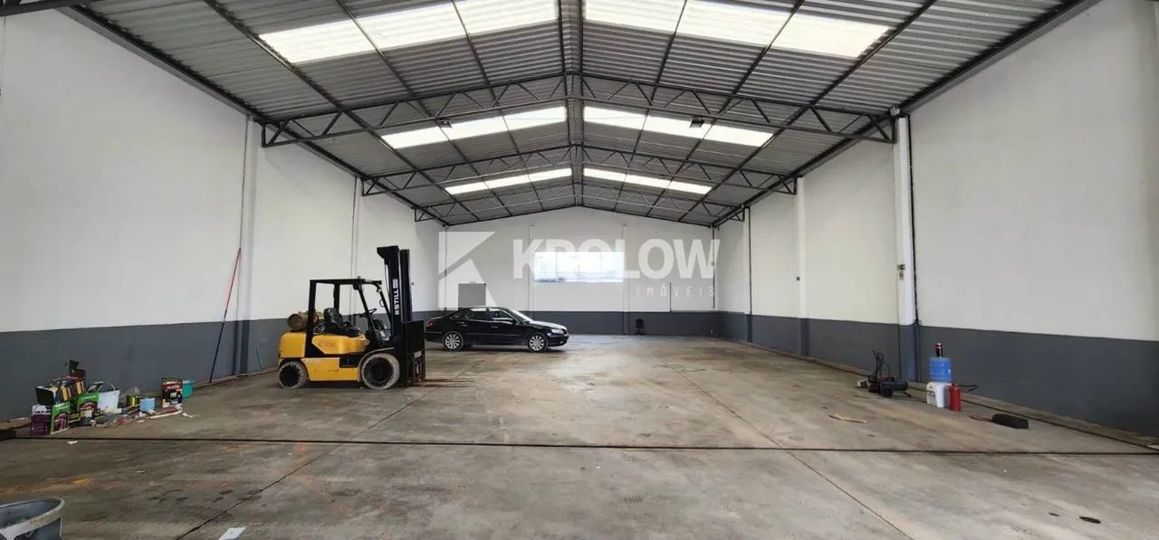 PRÉDIO COMERCIAL NAS TRÊS VENDAS