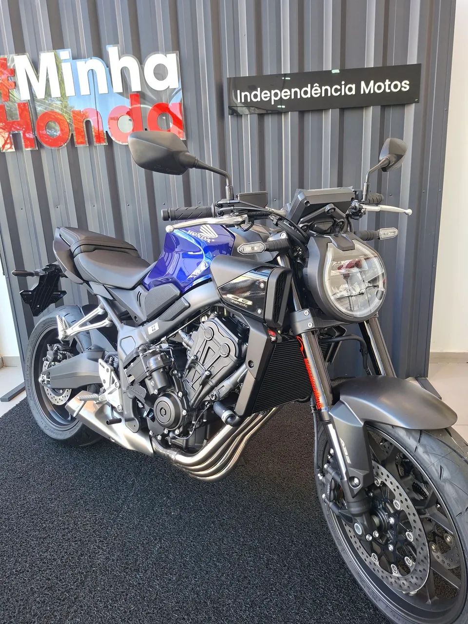 CB 650R E-CLUTCH 2027 - Foto 2