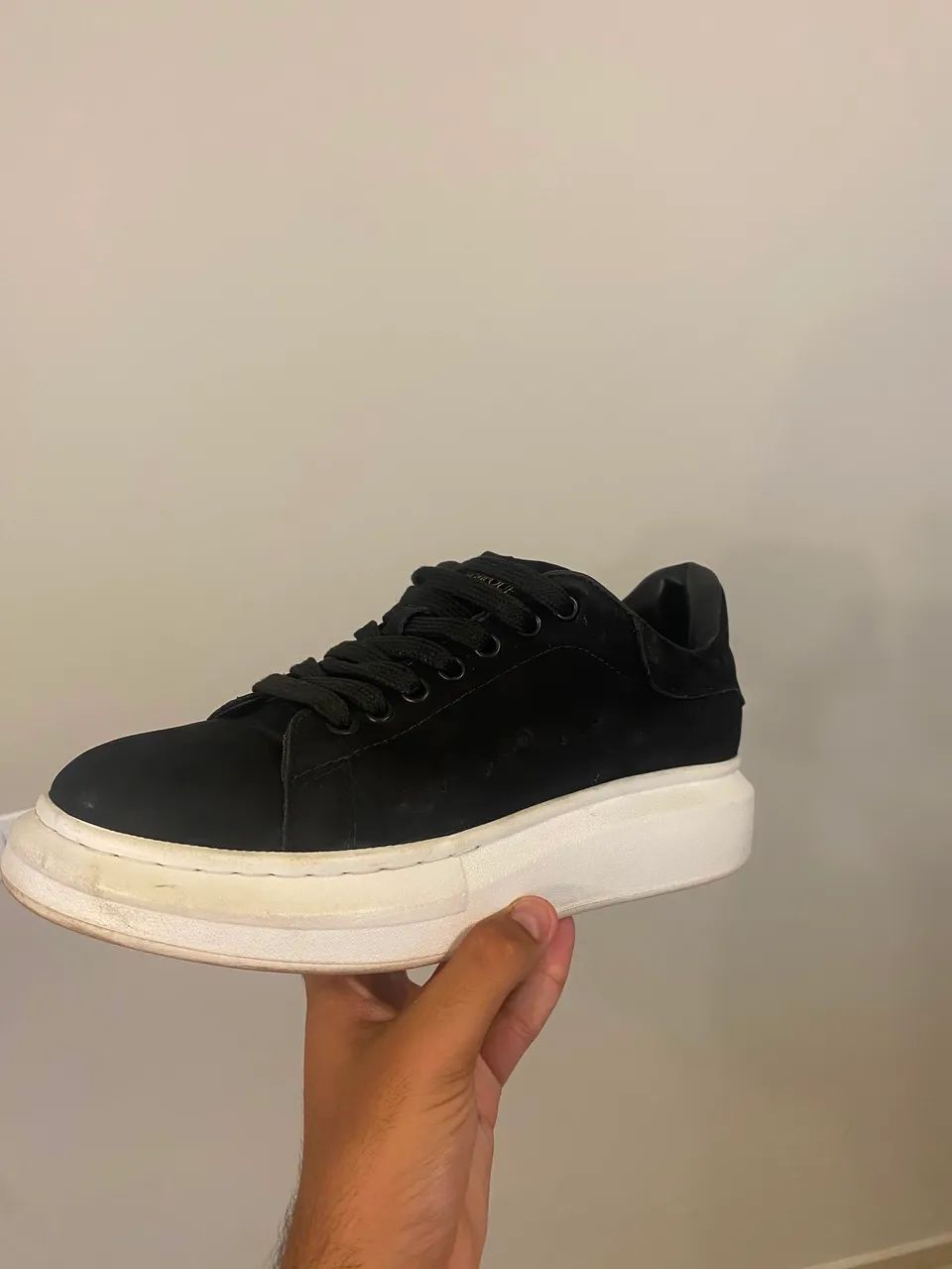 Tênis Alexander McQueen Oversized de Cano Baixo - Foto 5