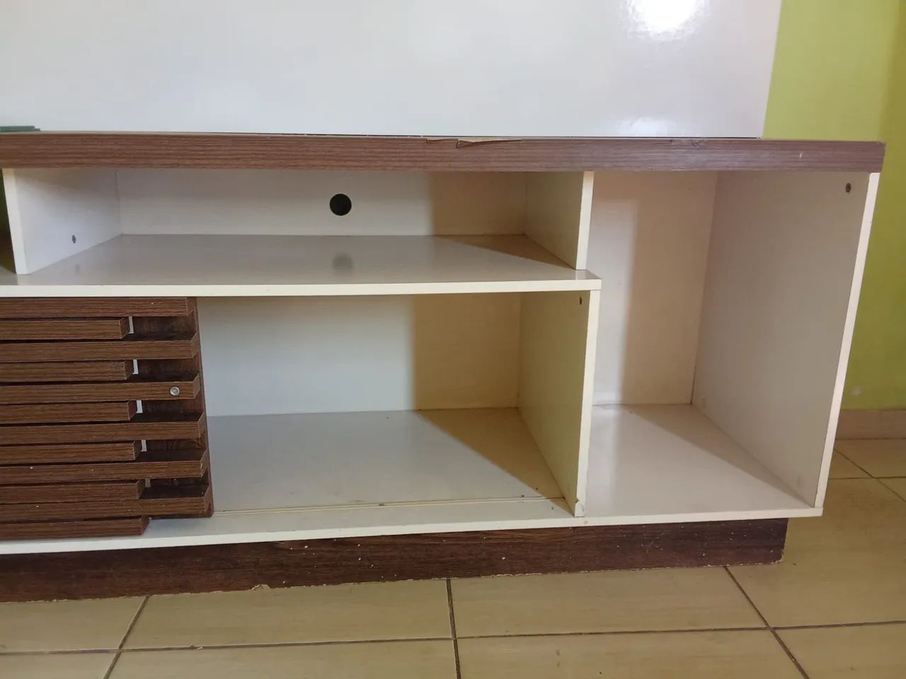 Painel com Rack para tv e espelho lateral  - Foto 2