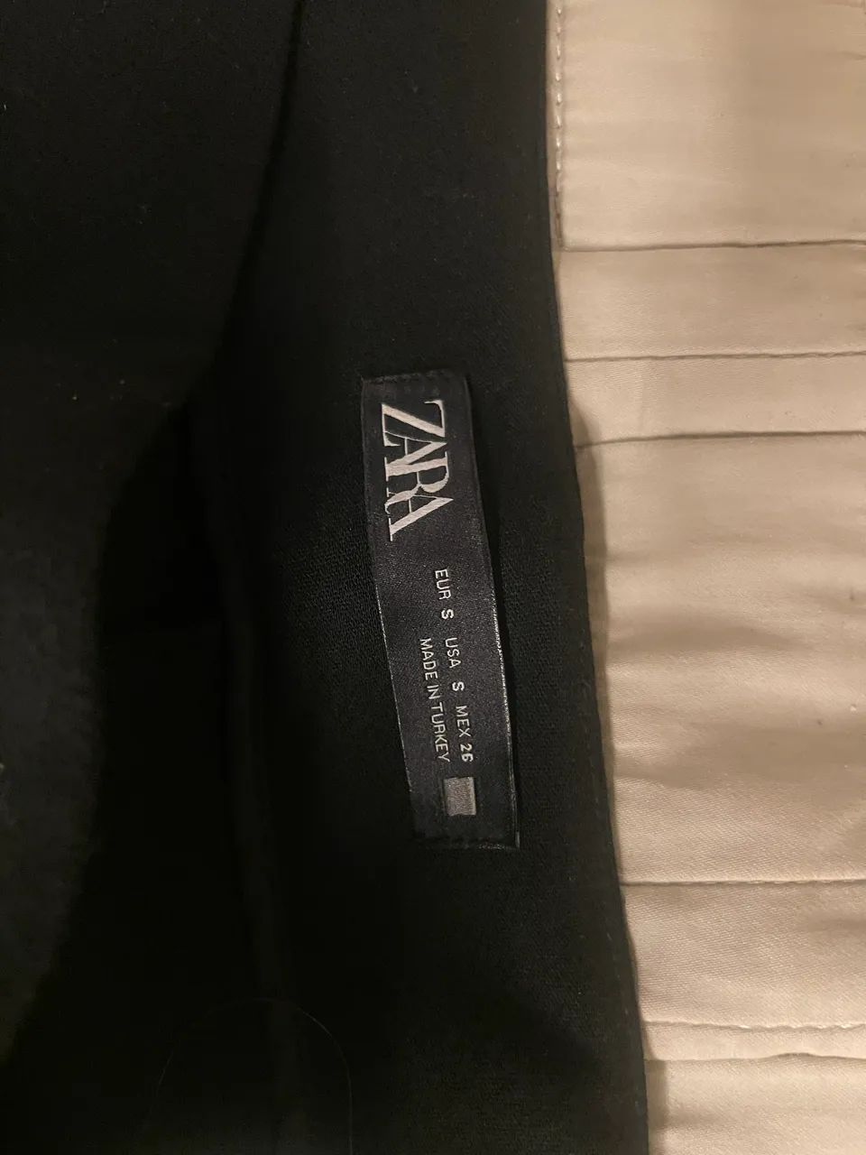 Short saia preto marca Zara - tamanho P  - Foto 3