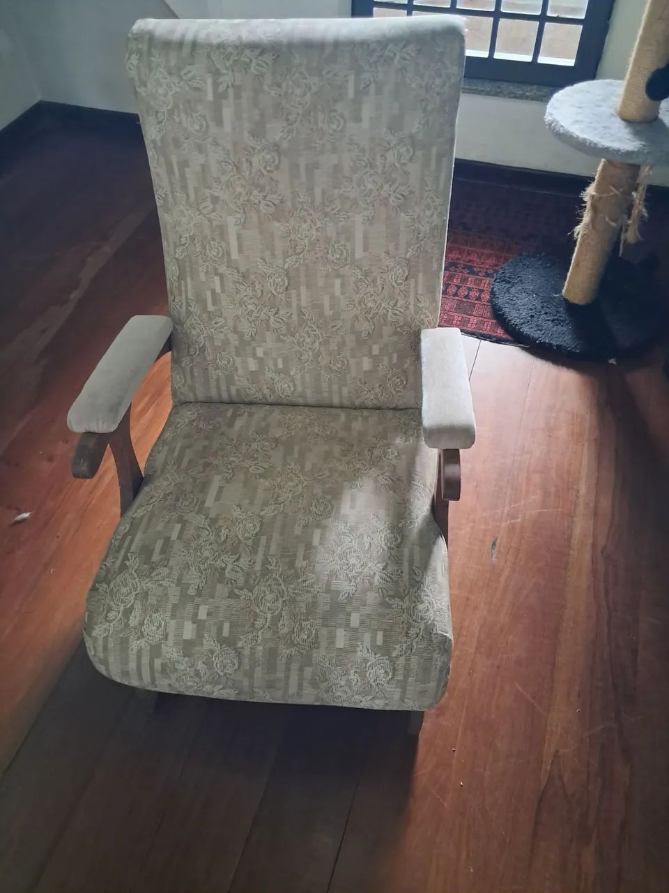 Vendo cadeira de balanço antiga  - Foto 2