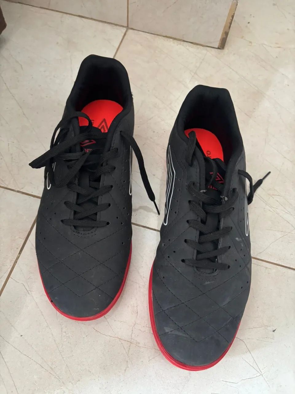 Chuteira de futsal - Foto 2