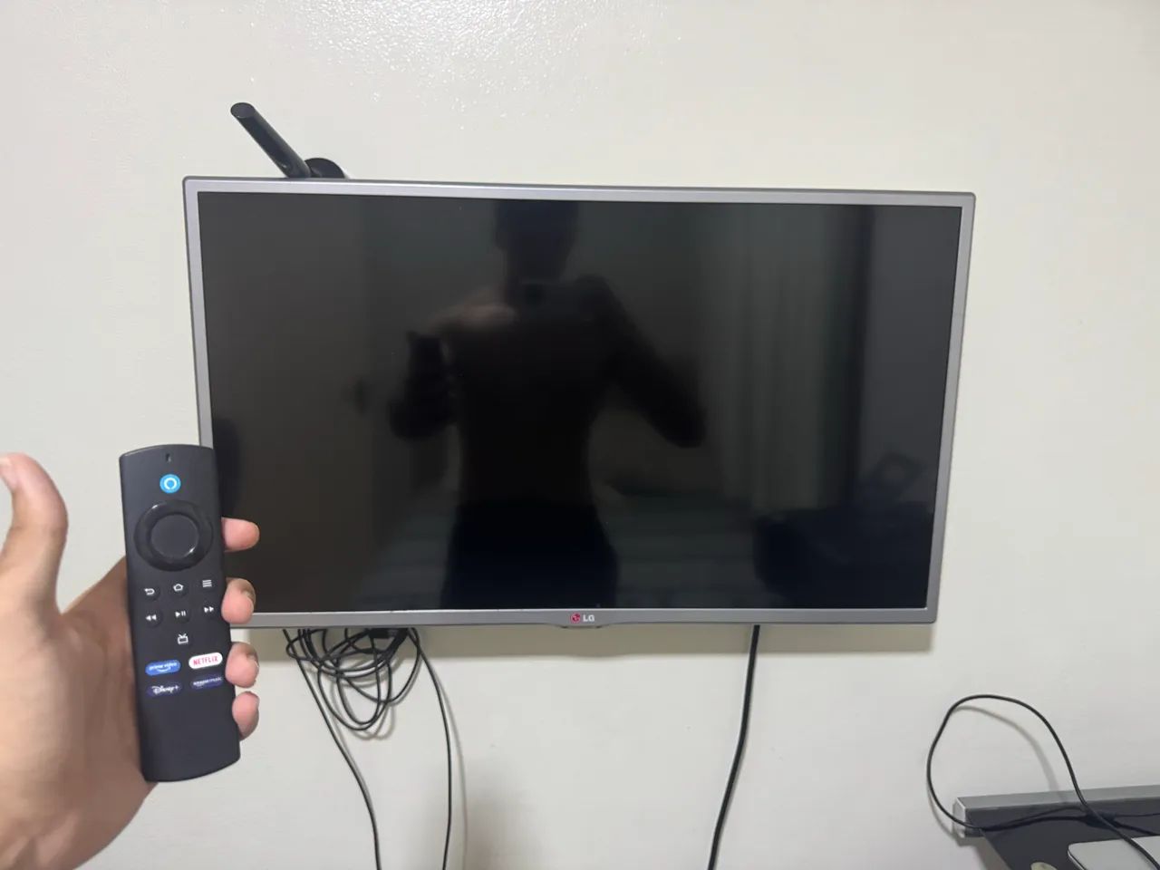 Tv 32 polegadas LG+ Fire stick para tv virar smart!! - TVs