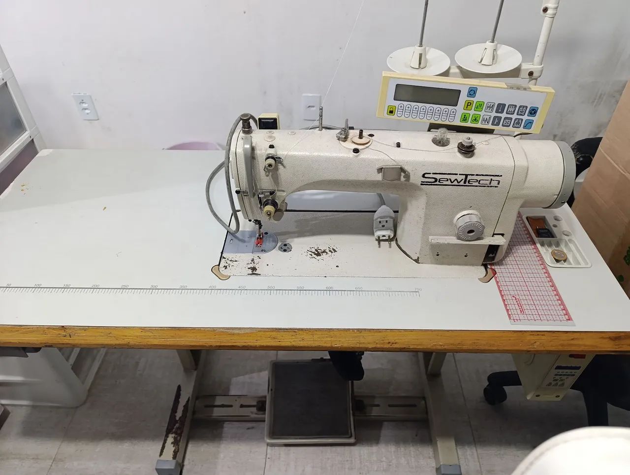 Máquina reta industrial costura direct drive eletrônica 