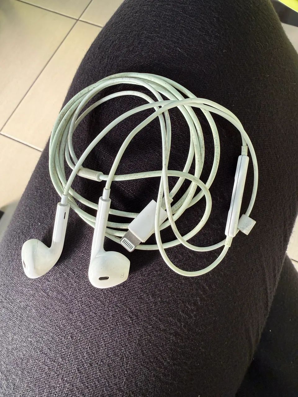 Fone de ouvido lightning original Apple  - Foto 2