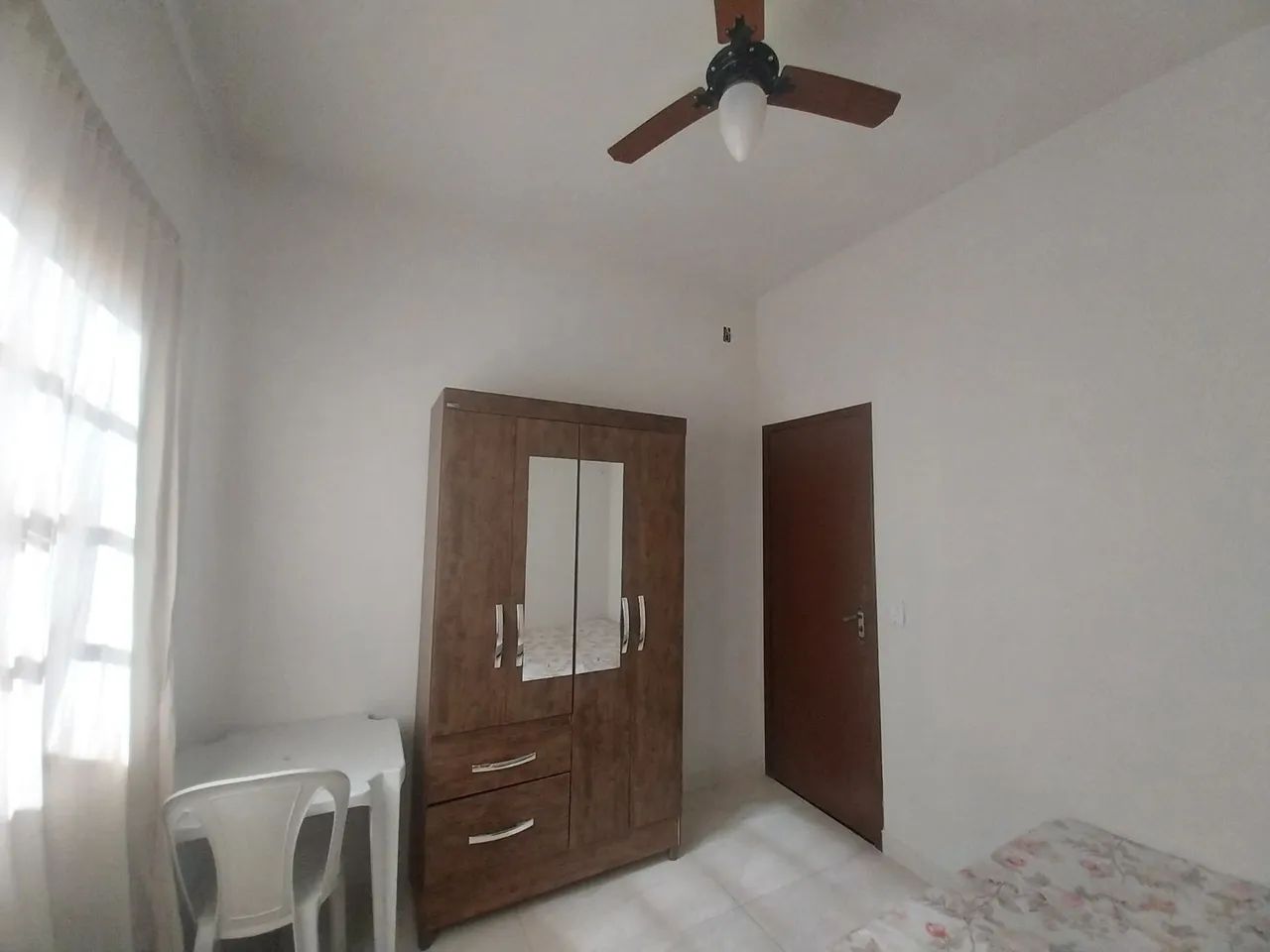 Alugo quarto mobiliado individual  - Foto 2