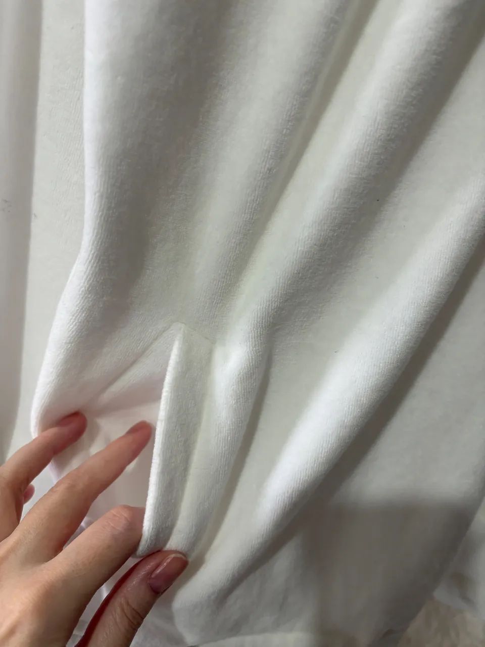 Jaqueta Usada Creme Veludo Plus Size Off White com Bolsos e Zíper  - Foto 4