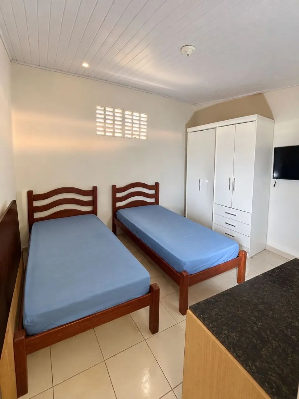 CAMA DE SOLTEIRO EM MASSARANDUBA COM COLCHÃO 