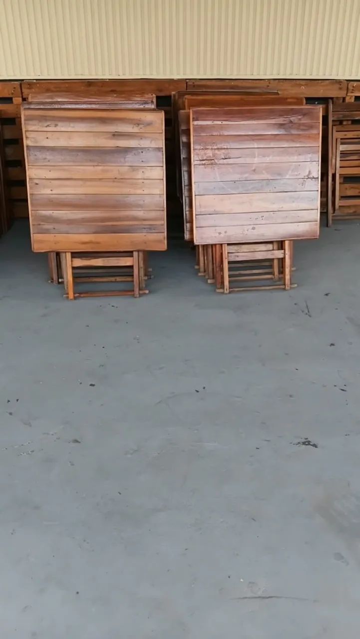 30 Jogos de Mesa de Madeira com Cadeiras - R$ 130 cada - Foto 3