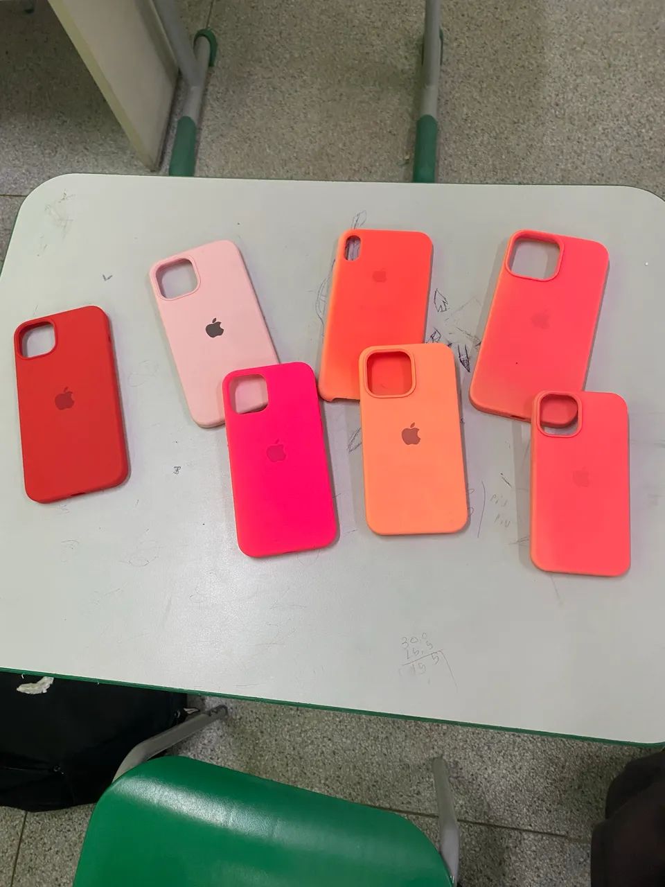 CAPINHAS DE IPHONE DE VÁRIOS MODELOS(Cores diversificada) - Foto 3