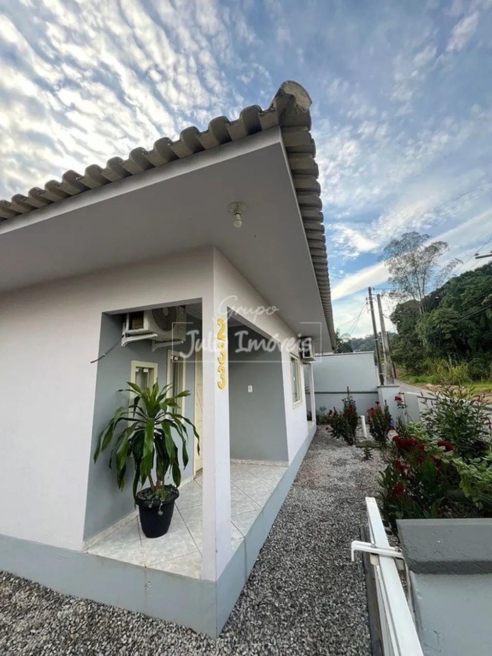 Casa com piscina centro da Guabiruba - Foto 2