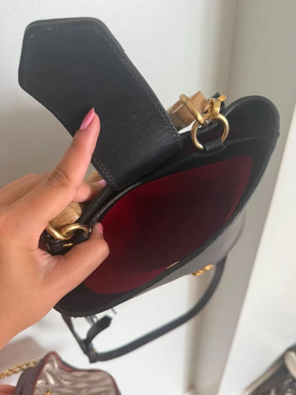 Bolsa preta Schutz  - Foto 4
