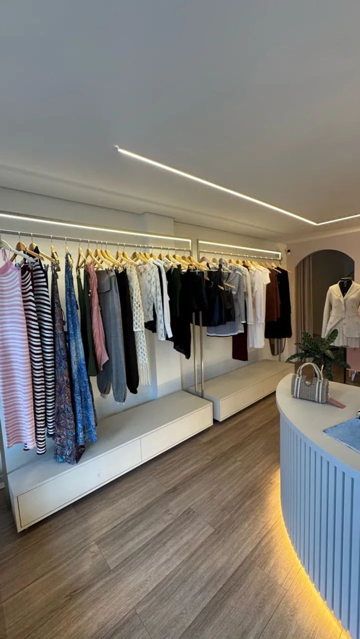 Arara com Led e gavetas 