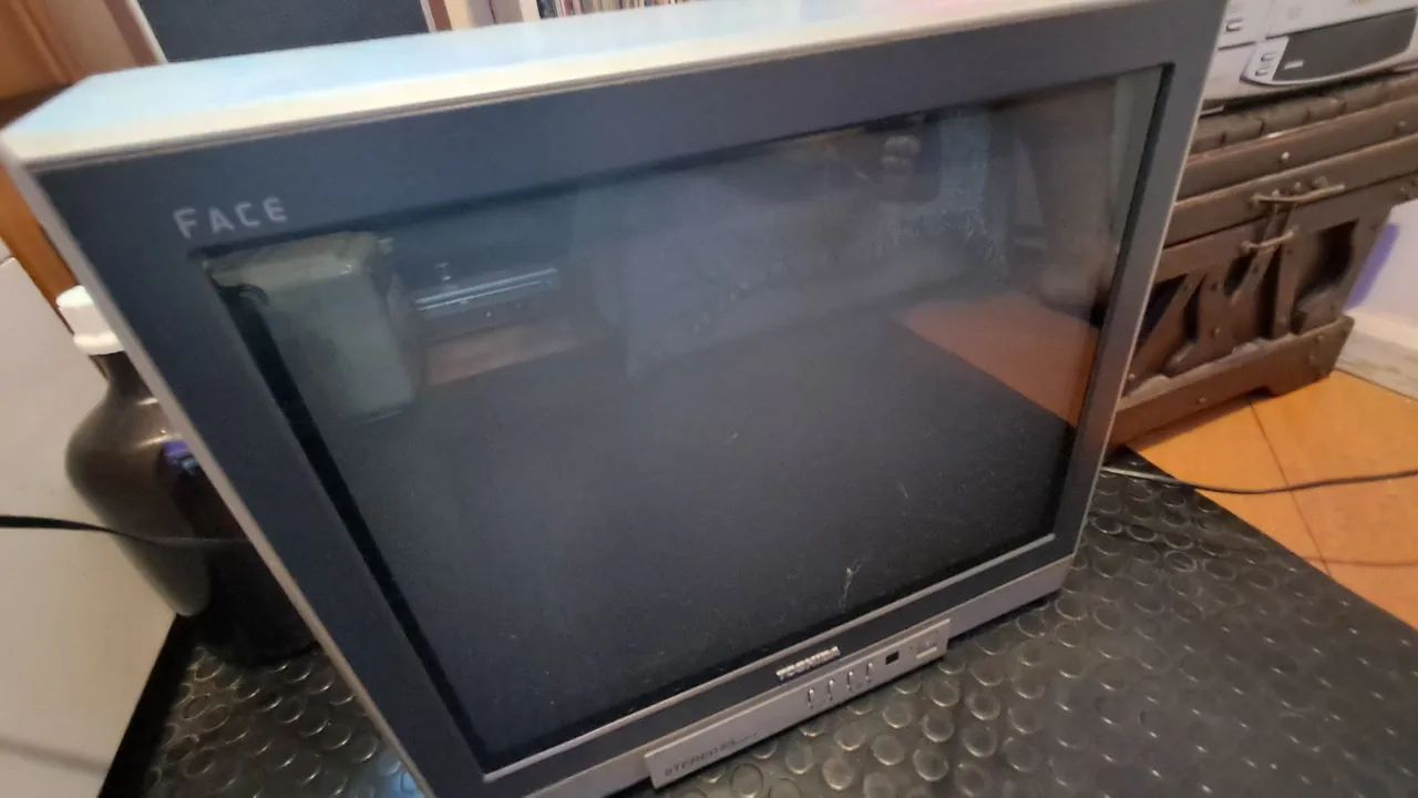 Tv Toshiba Face 21 polegadas com controle - Foto 2