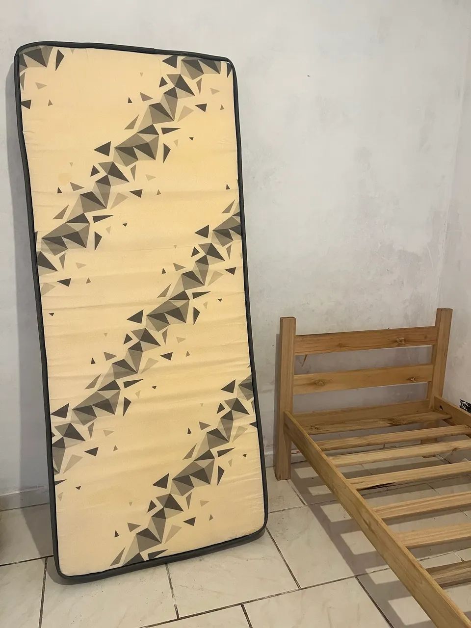 Cama de solteiro 