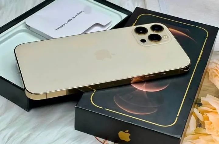 Iphone 12 pro max excelente, para uso  - Foto 3