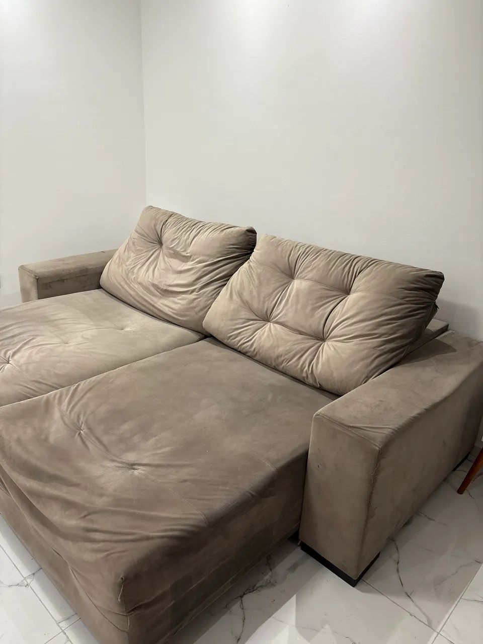 SOFÁ retrátil e reclinável em suede  - Foto 5