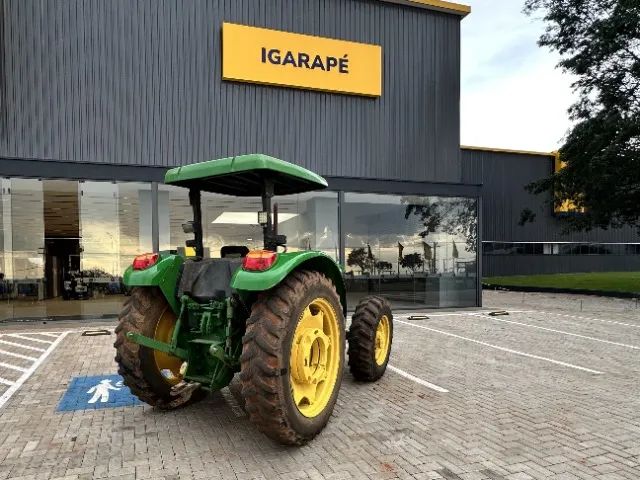 TRATOR - MARCA JOHN DEERE - MODELO 5075E - 4x4 - Foto 3