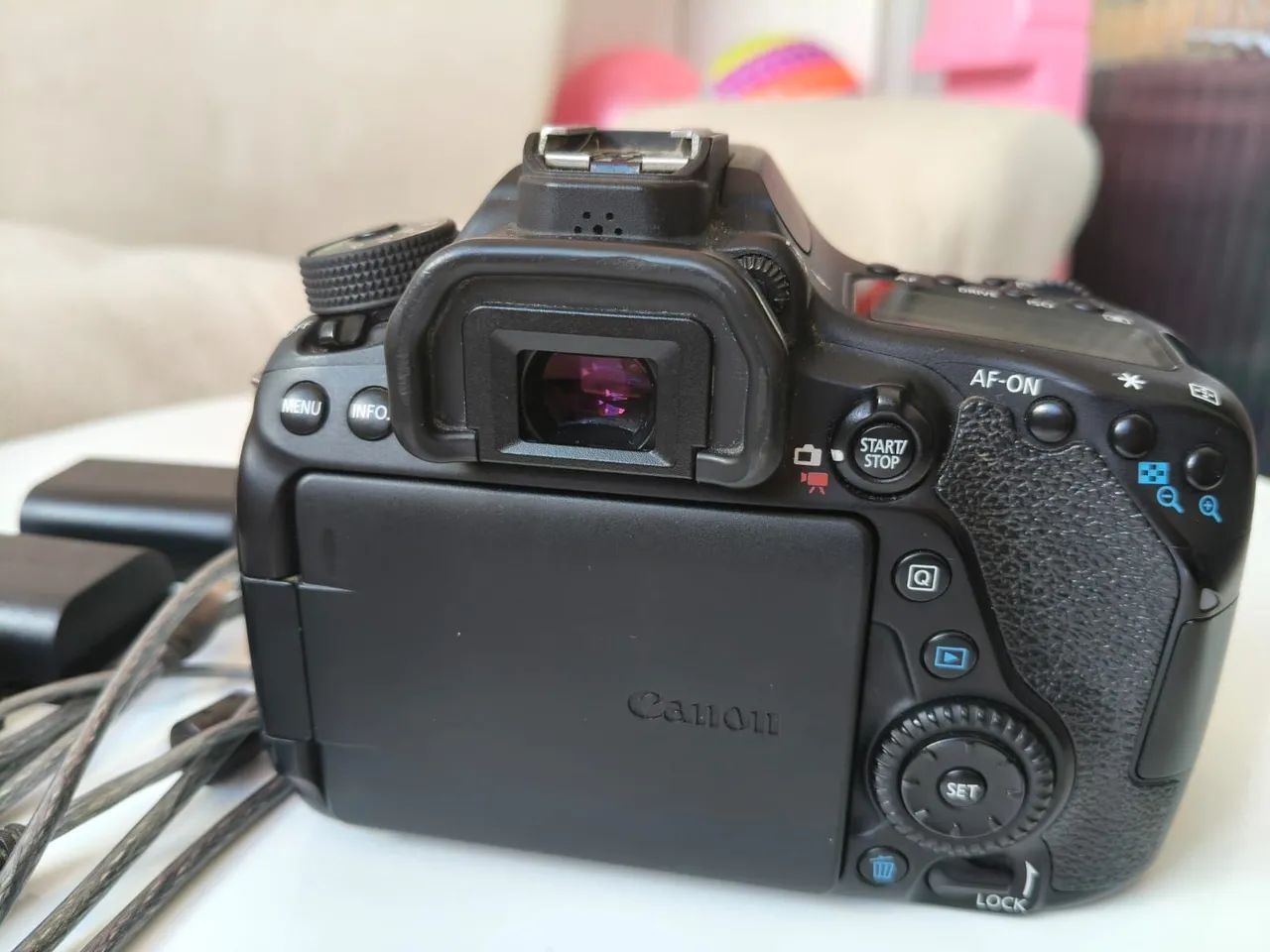 Câmera 80D Canon bem conservada  - Foto 4