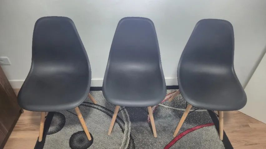 3 (três) Cadeira EAMES EIFFEL