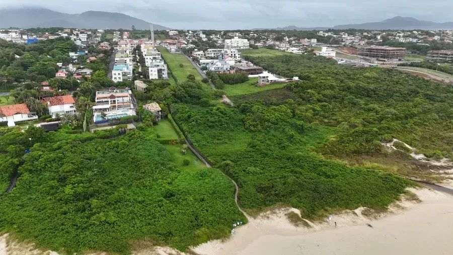 Studio com sacada, condominio com acesso direto ao mar. Praia do Santinho - Foto 4