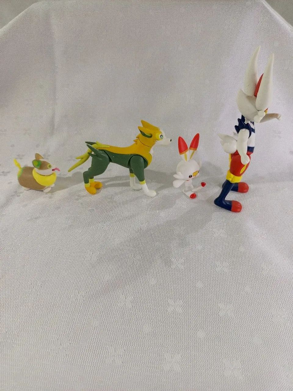 Combo Pokémon Cinderace, scorbunny, Boltund e Yamper - Foto 2