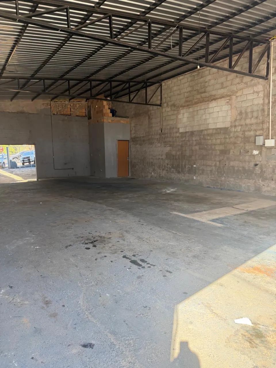 Alugo galpão 125 m2 centro Luziânia  - Foto 4