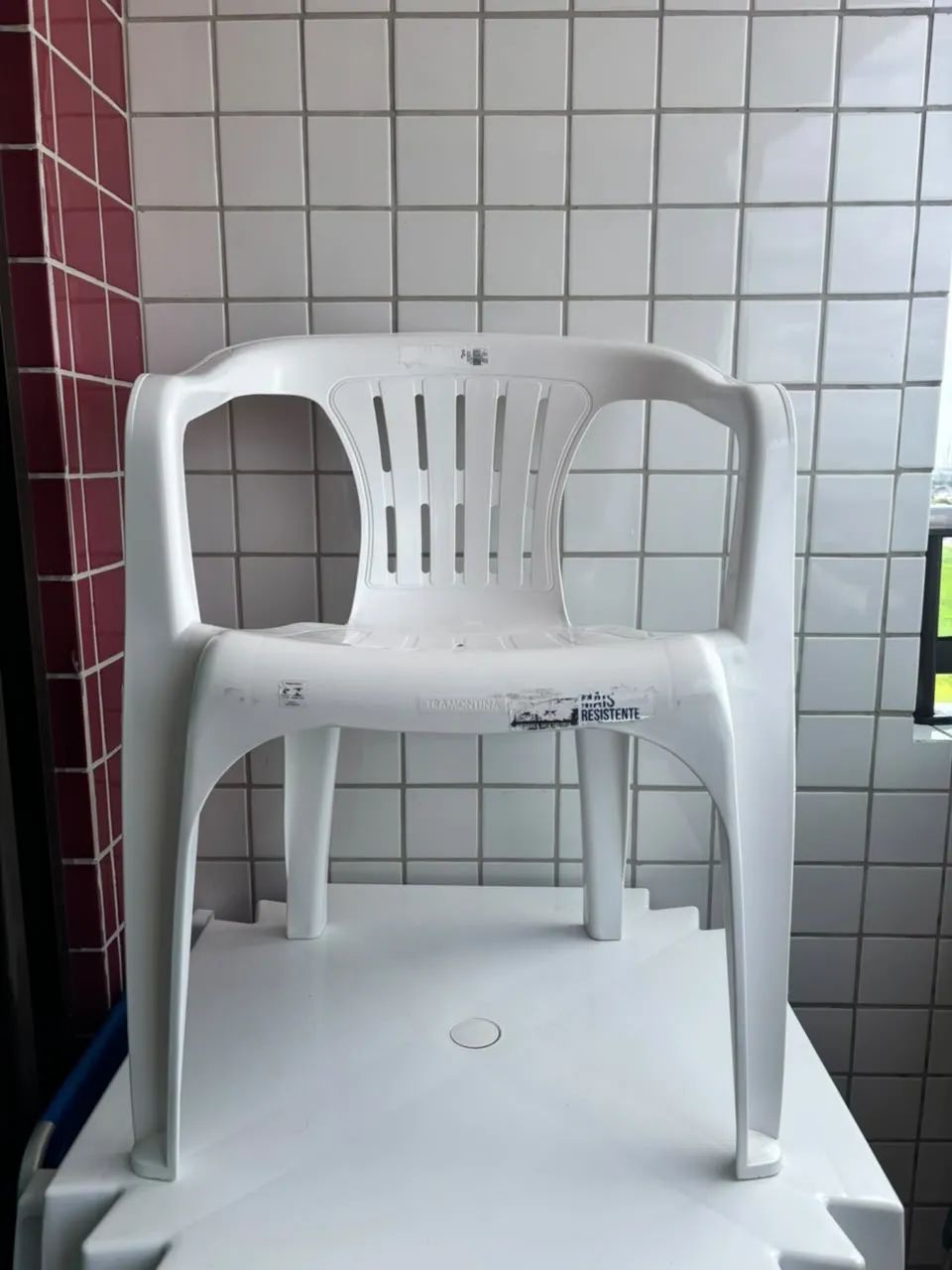 Vendo mesa e cadeira de plástico Tramontina - Foto 5