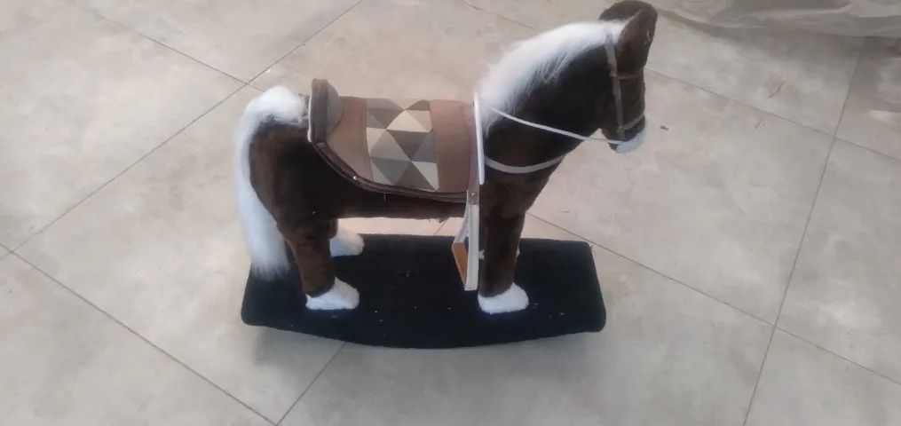 Cavalinho de Balanço de Brinquedo. - Foto 2