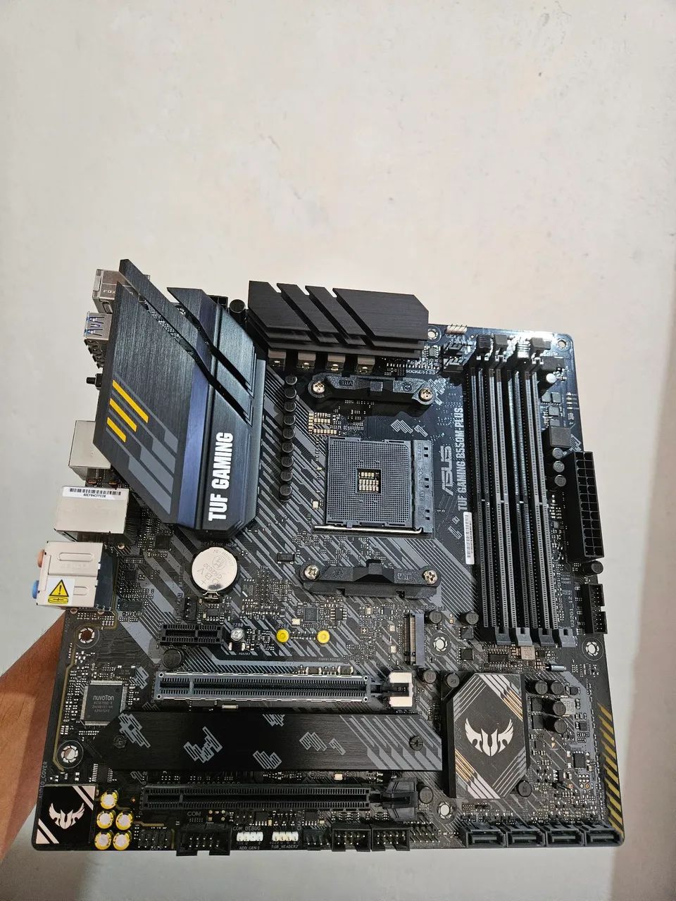 ASUS TUF GAMING B550M PLUS AM4 - Foto 4