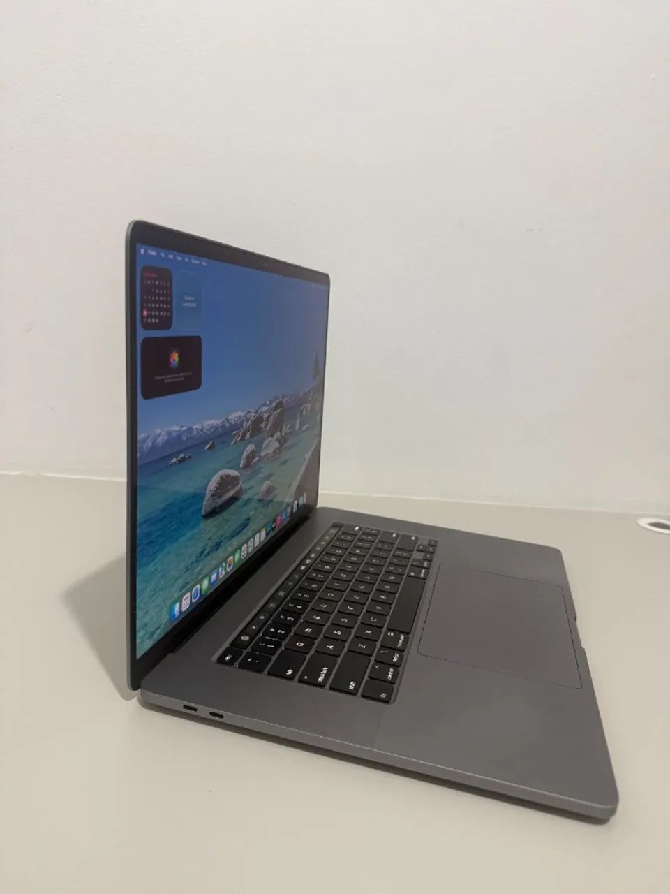 MacBook Pro 16