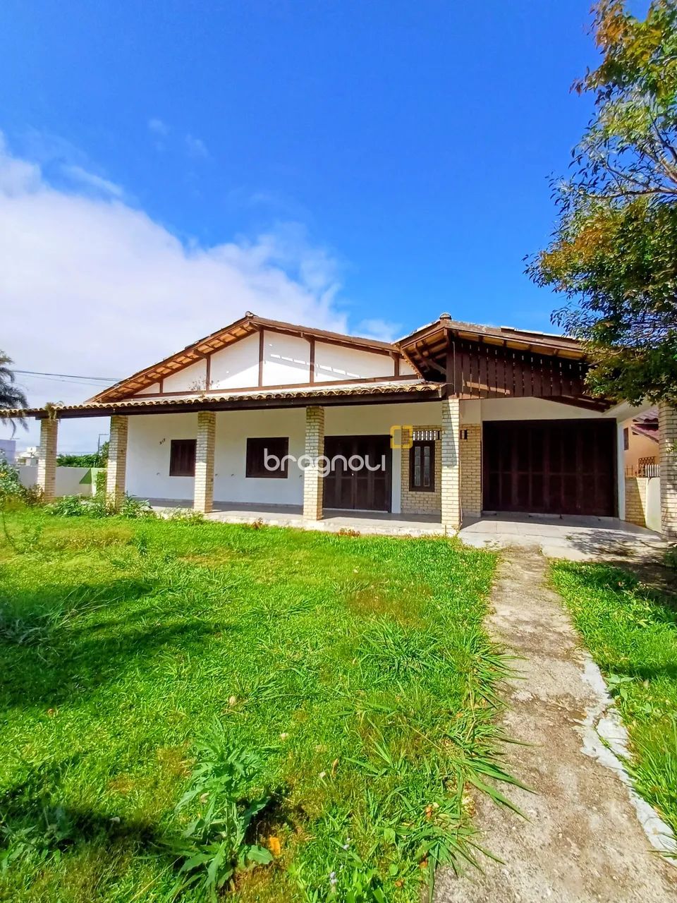 BROGNOLI VENDE -CASA TÉRREA COM 4 DORMITÓRIOS NA PRAIA DA DANIELA