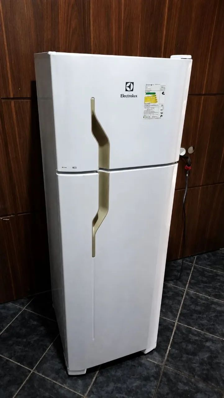 Geladeira Electrolux dúplex 