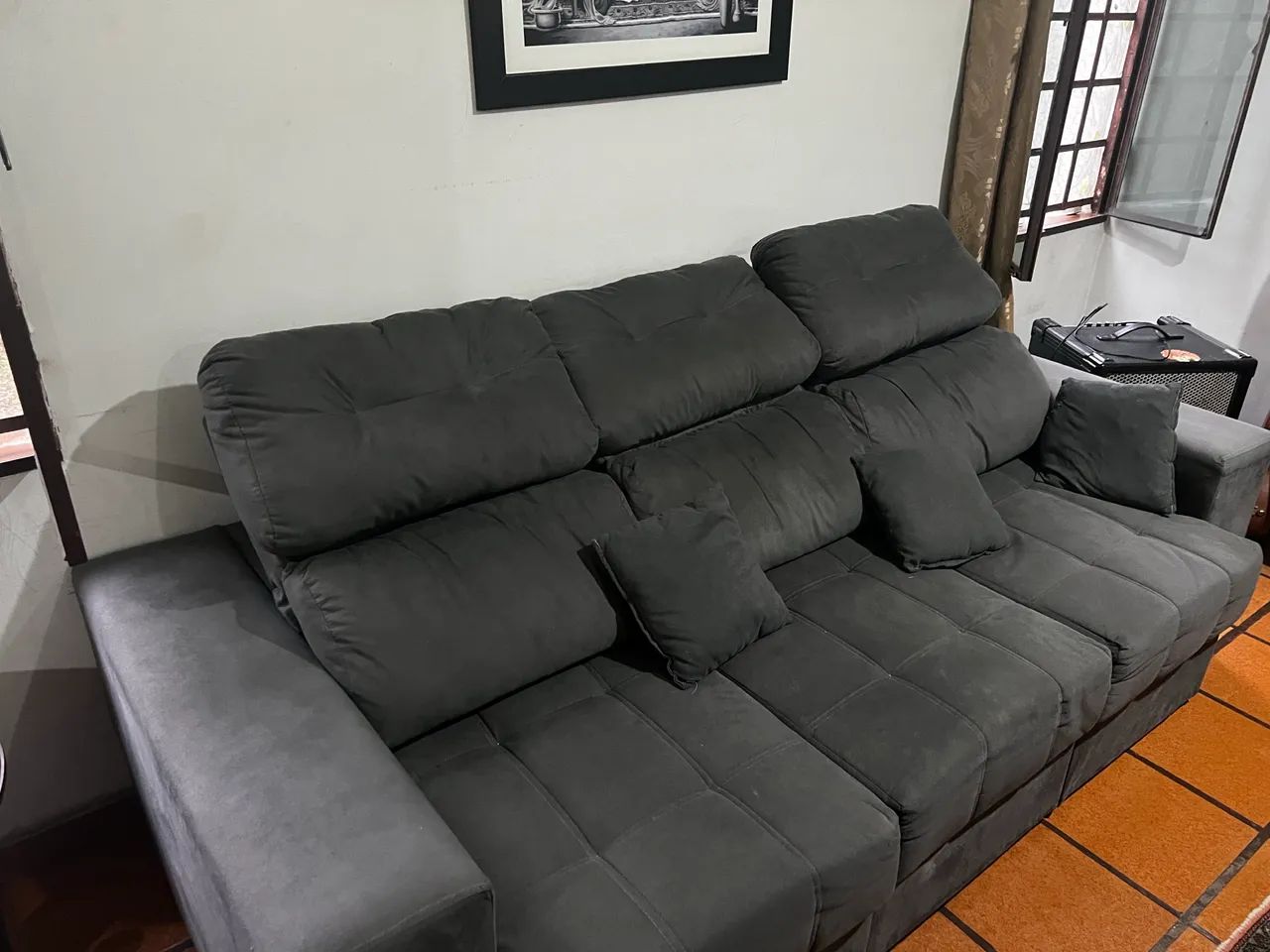 Sofá 3 lugares retrátil e reclinável em perfeito estado, pouquíssimo usado! - Foto 2