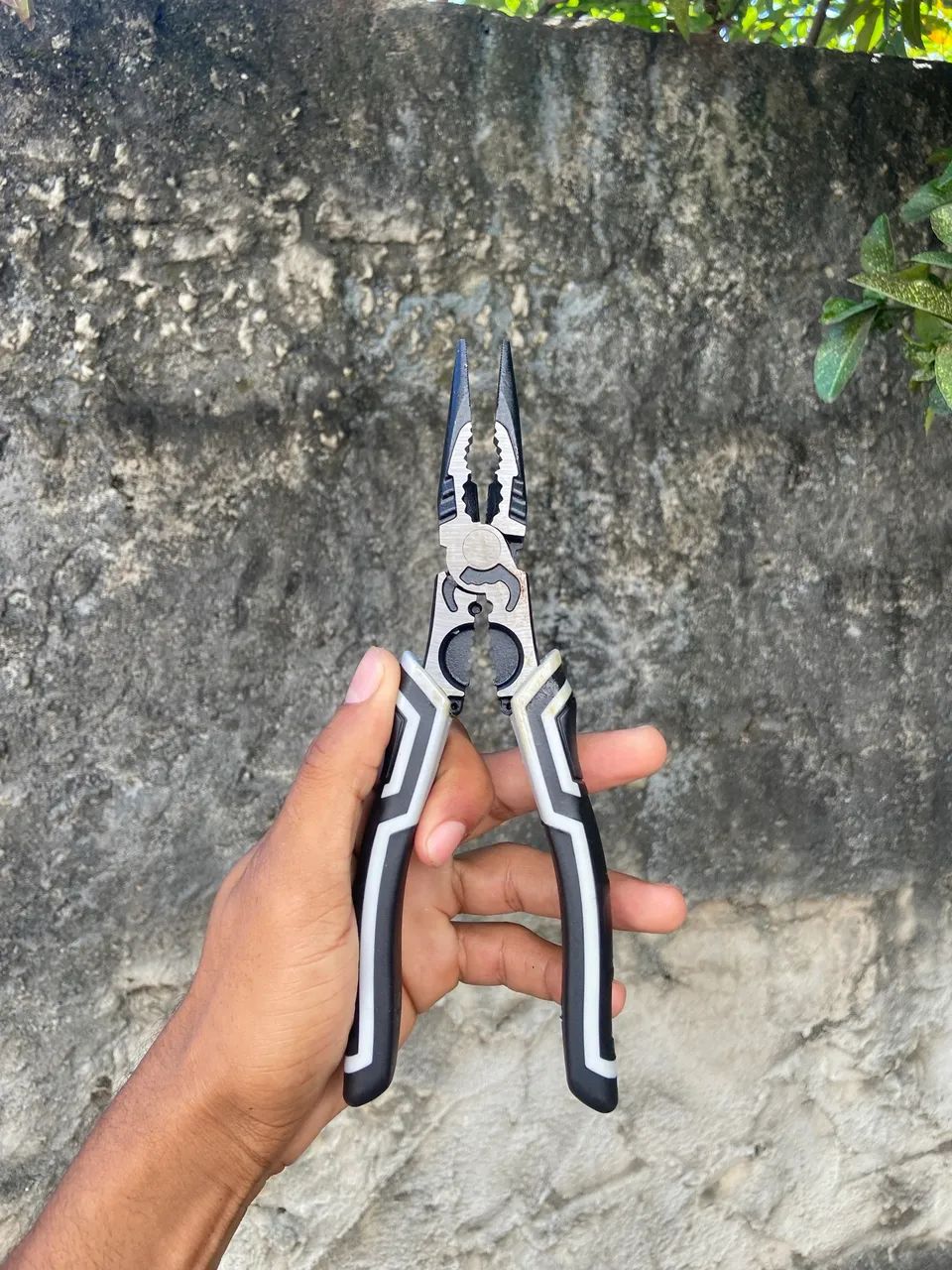 Alicate Universal Profissional 8" Reforçado com Cabo Emborrachado Antiderrapante