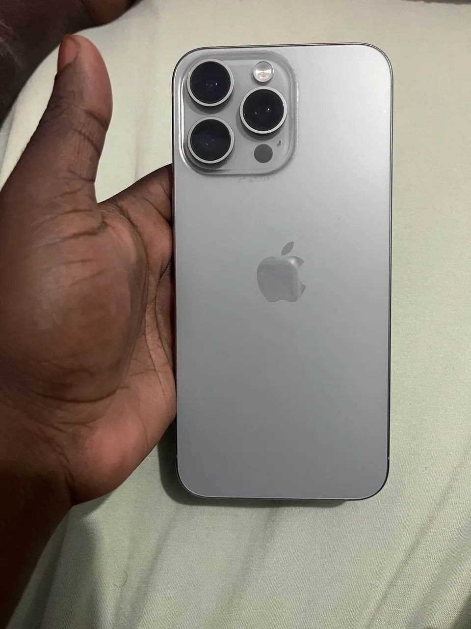 iPhone 15 Pro Max 256GB Titânio Natural - BYPASS / Wi-Fi - Impecável