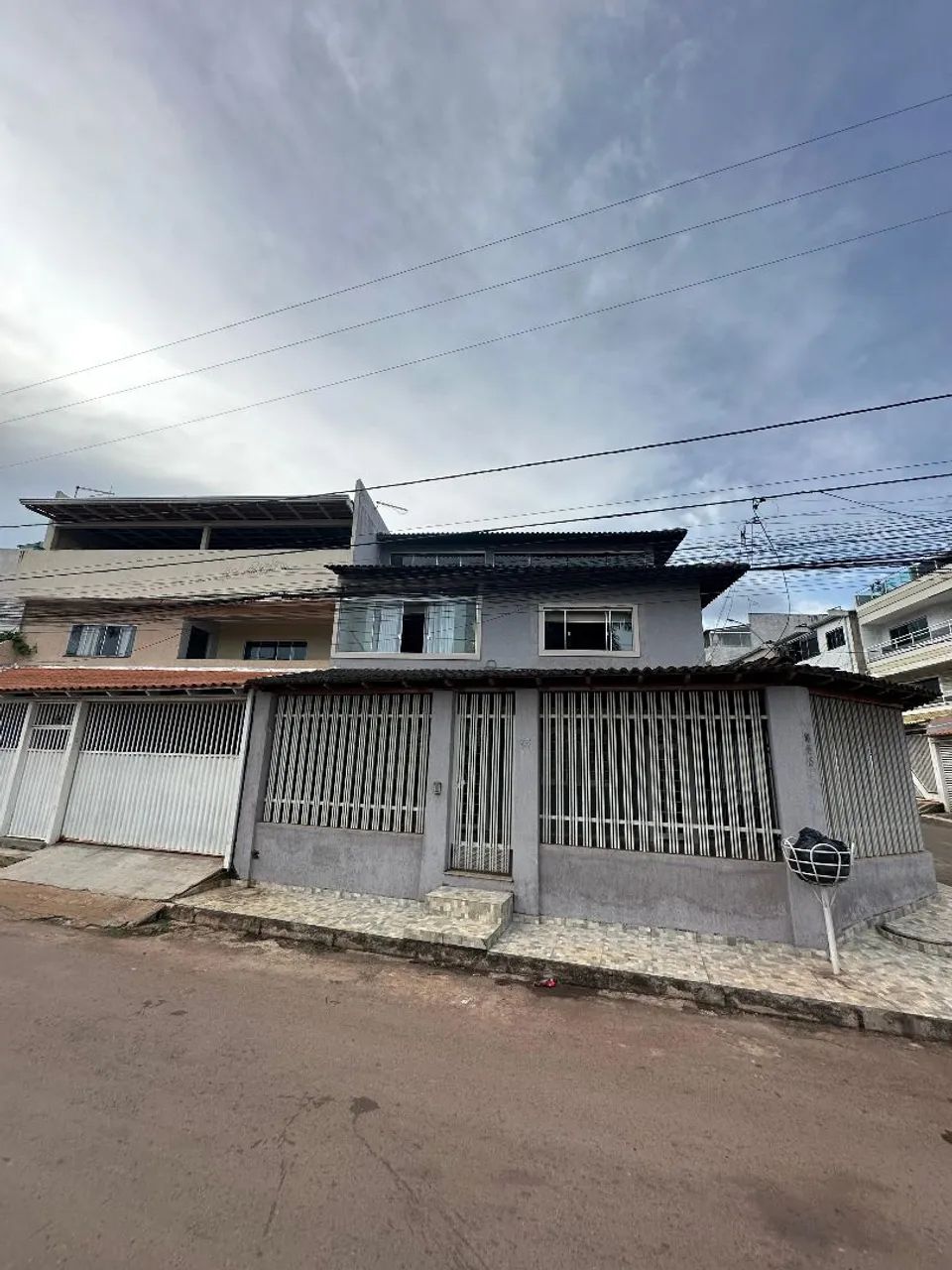 VENDO SOBRADO NO RIACHO FUNDO I COM ÁREA GOURMET