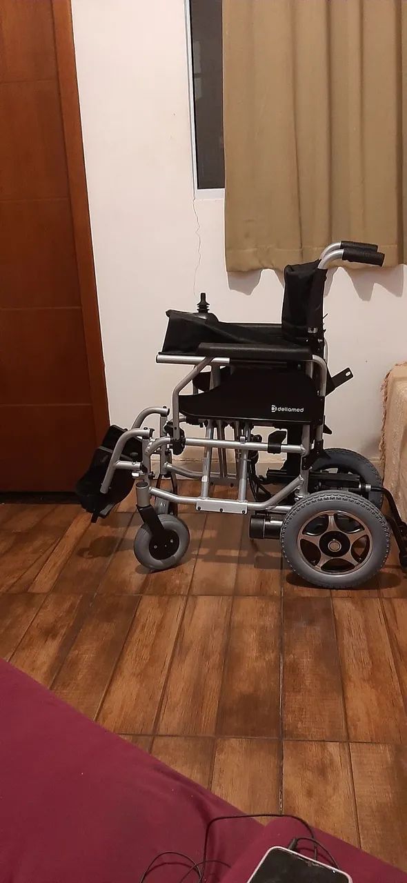 Cadeira de rodas motorizada  - Foto 2
