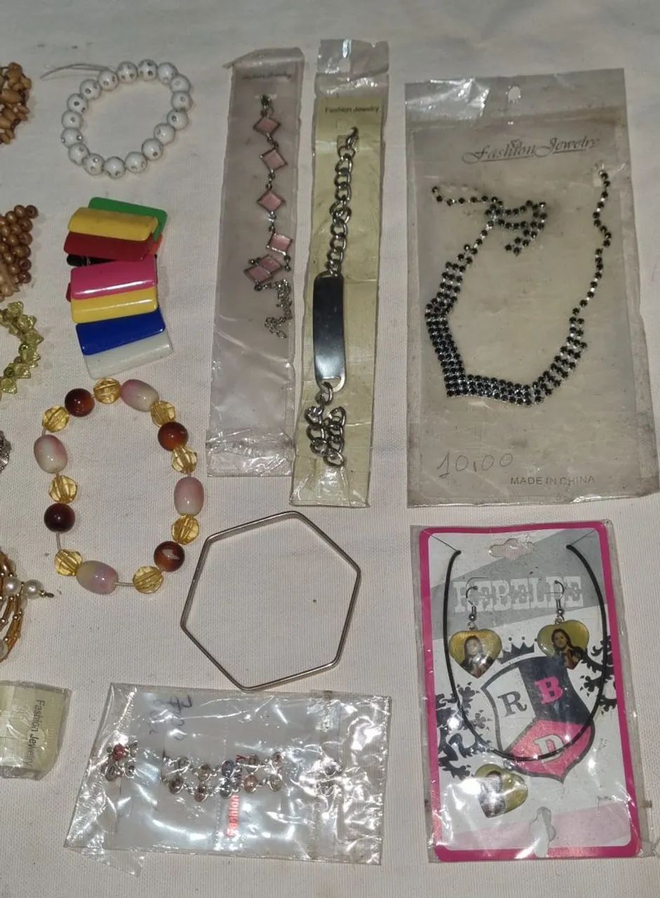 Pulseiras 21 unidades e mais 10 de plástico - Foto 5