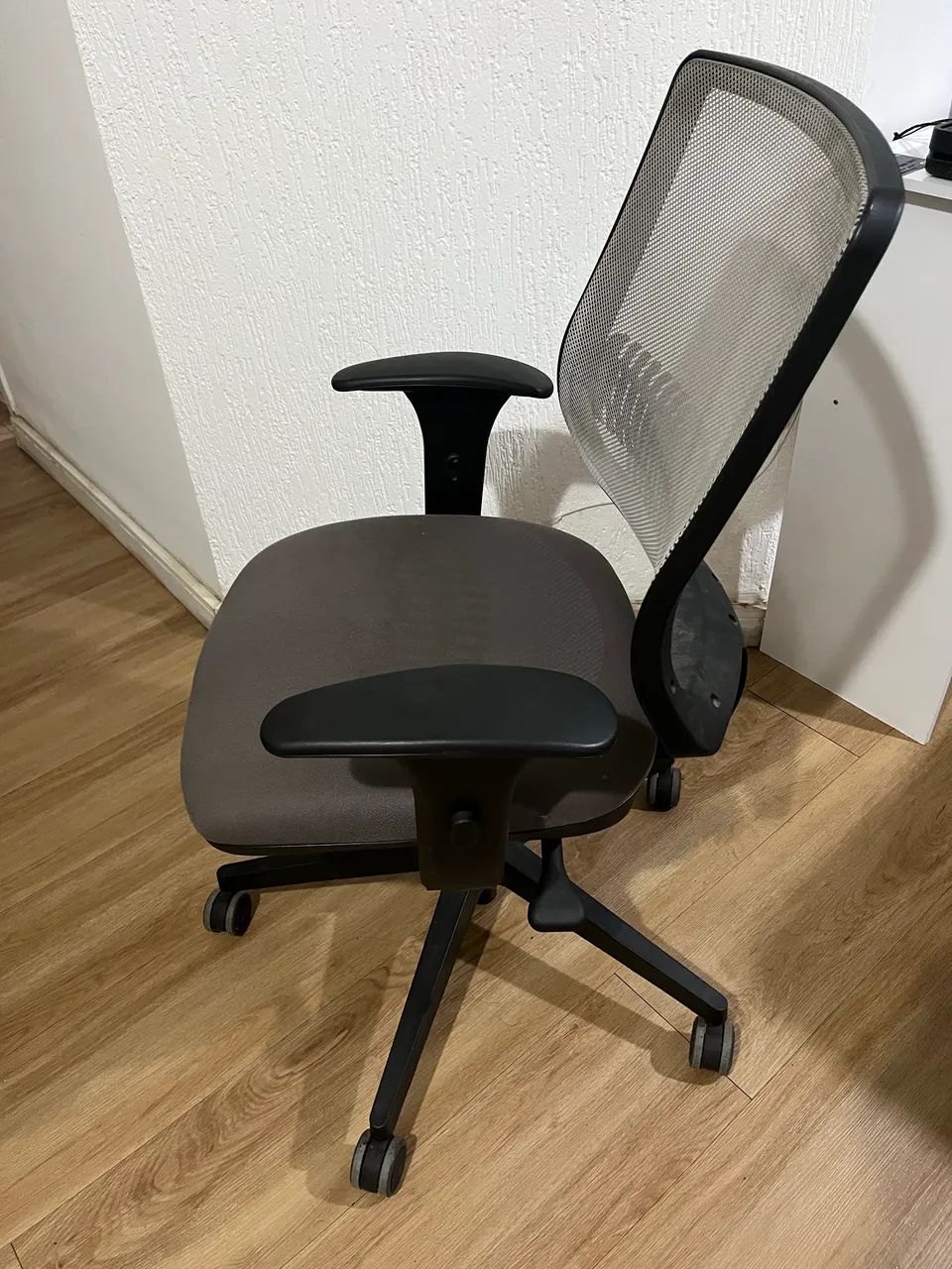cadeira de escritório flexform - Uni White n Grey - Foto 4