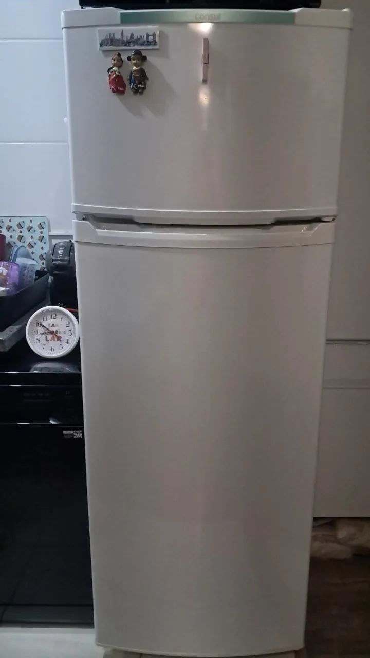 Vendo Geladeira Consul 334 litros 