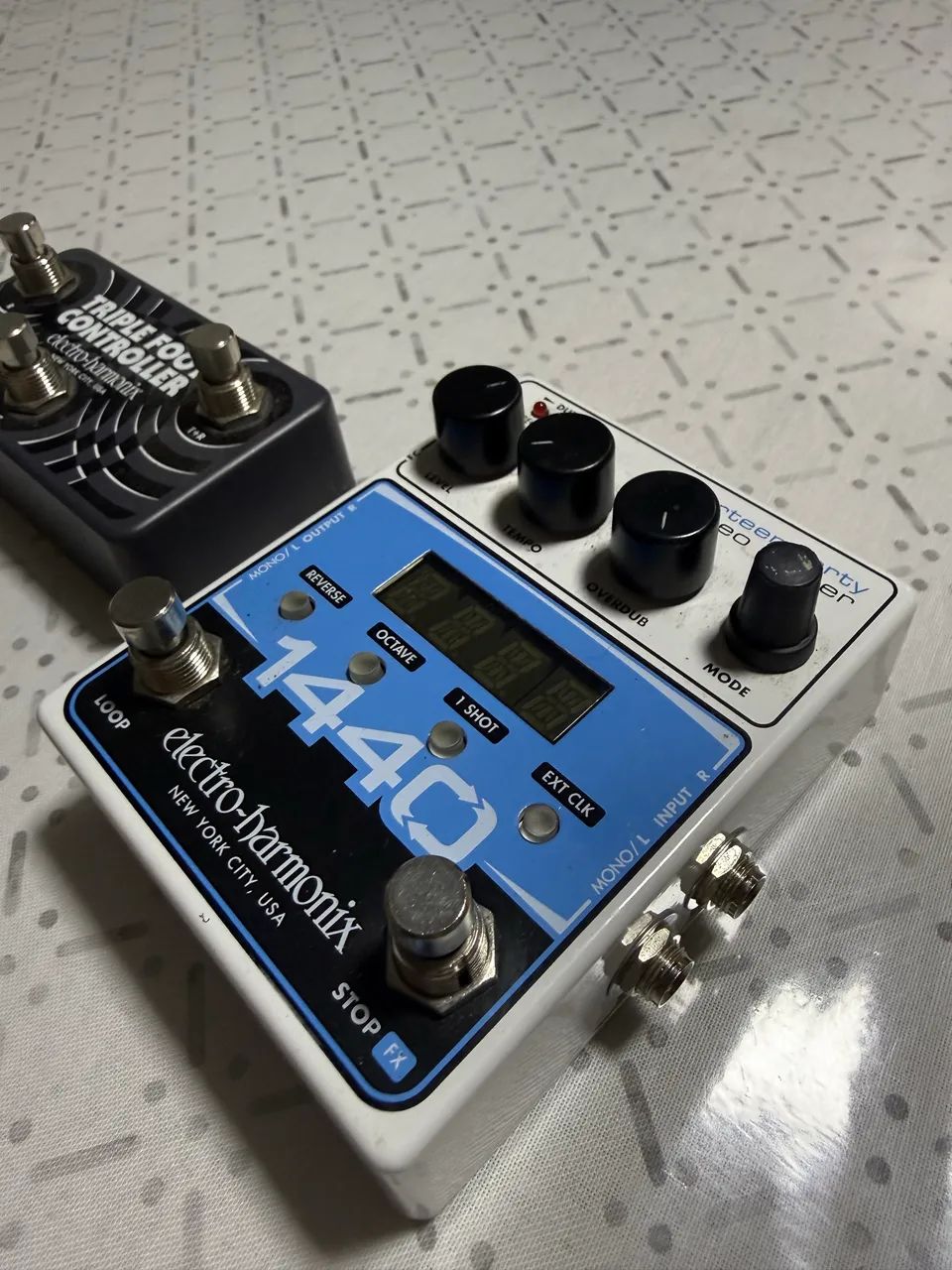 Electro-Harmonix 1440 Stereo Looper + Triple Foot Controller