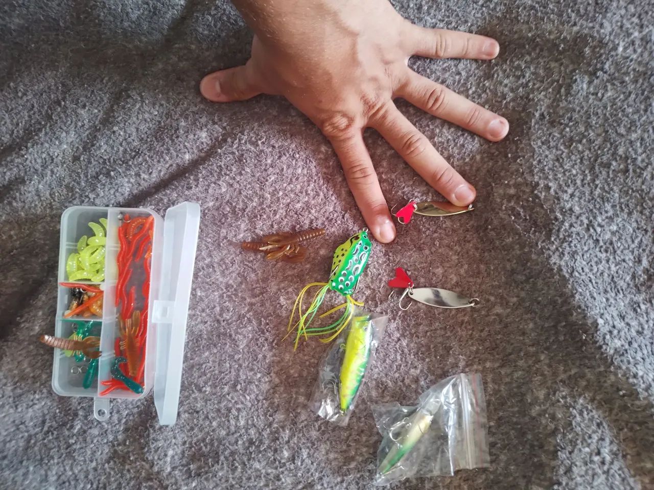 Kit de iscas artificiais de pesca 60 reais  - Foto 2