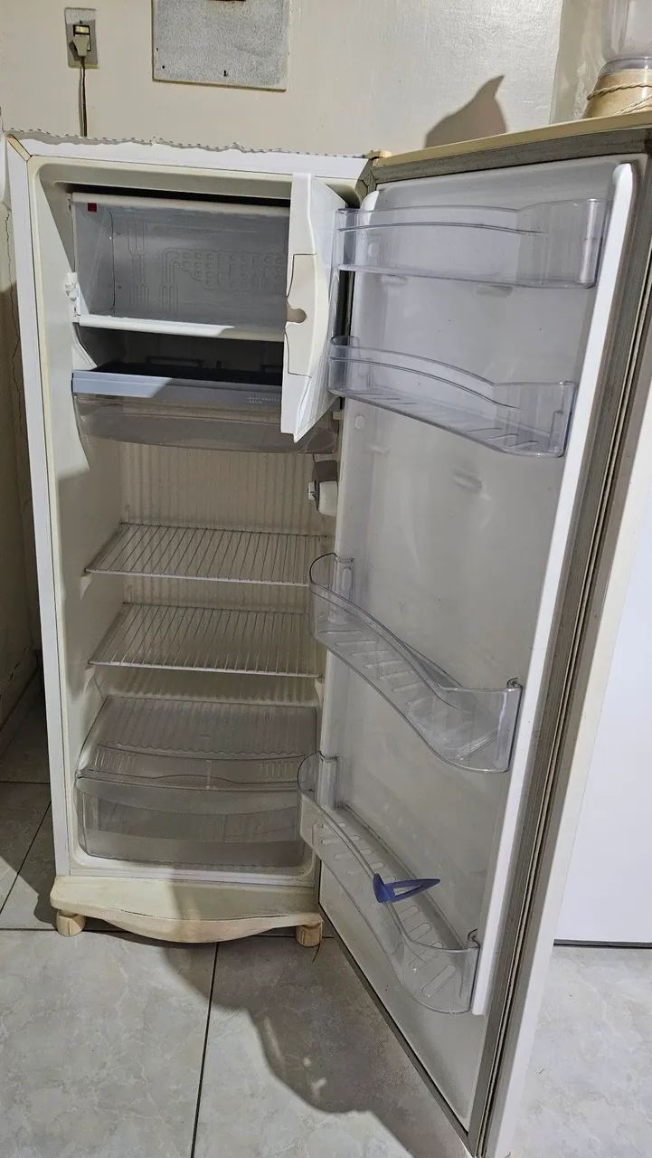Geladeira usada, marca Cônsul. - Foto 2