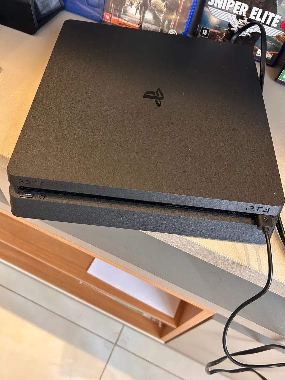 PS4 slim 