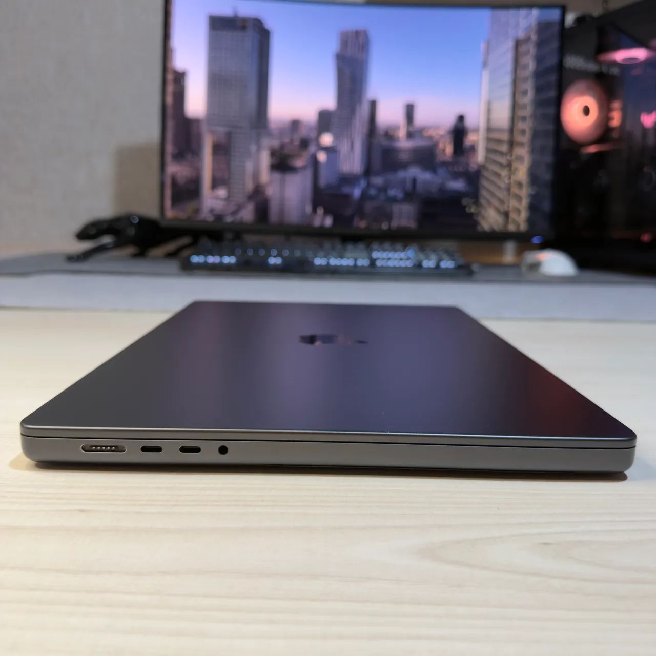 MacBook Pro 16" Apple M3 Pro 18GB RAM SSD 500GB Tela Liquid Retina XDR (Garantia)  - Foto 3