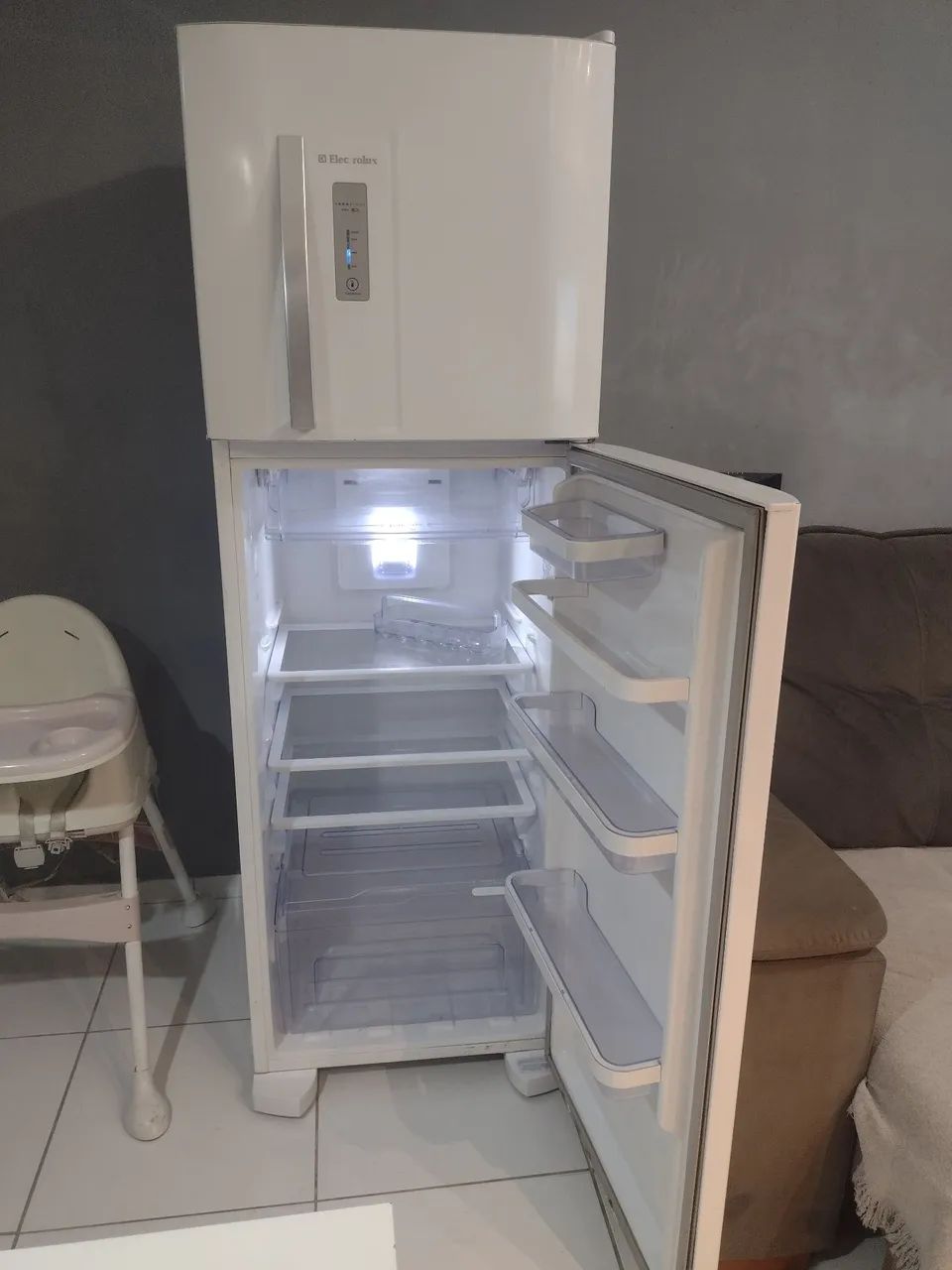 Geladeira Frost Free bem conservada. - Foto 3