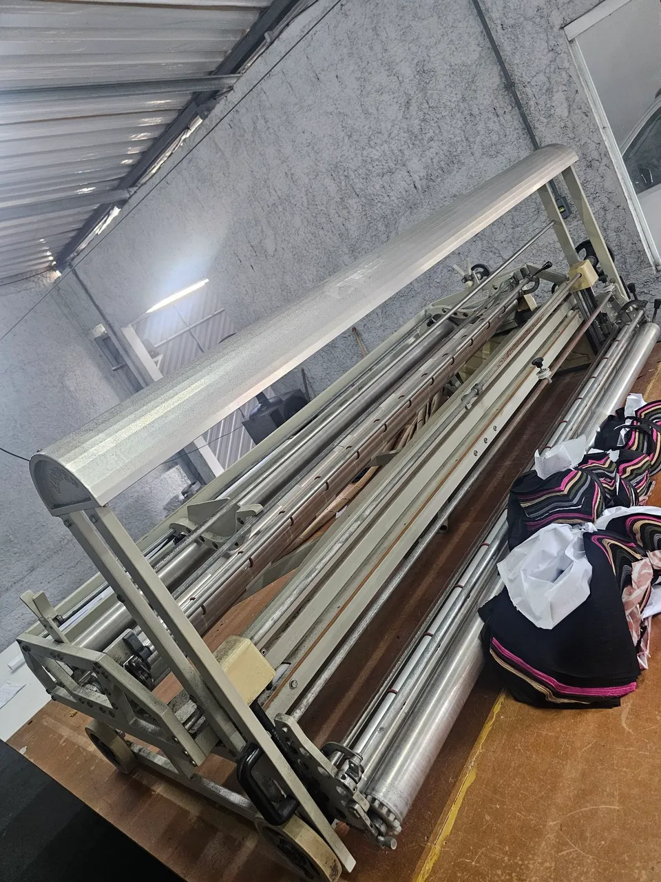 Enfestadeira Automática e Mesa de 20 metros e com Zig Zag